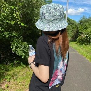 Meet your Posher, Yi